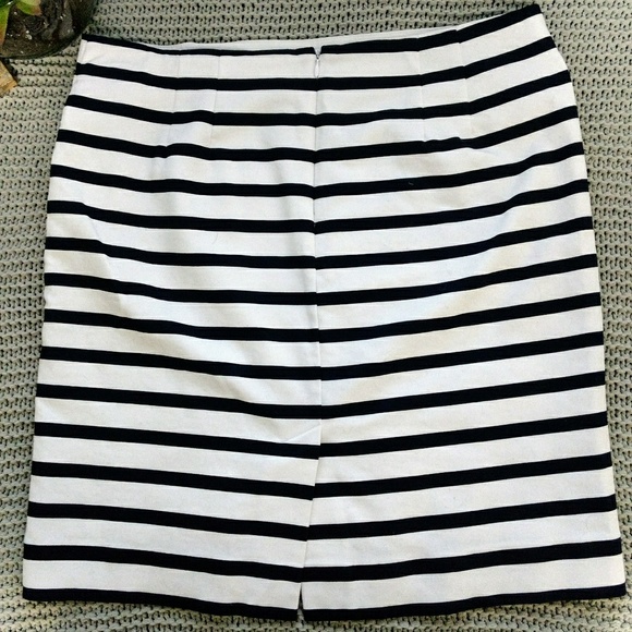 Anne Klein skirt - Picture 2 of 4